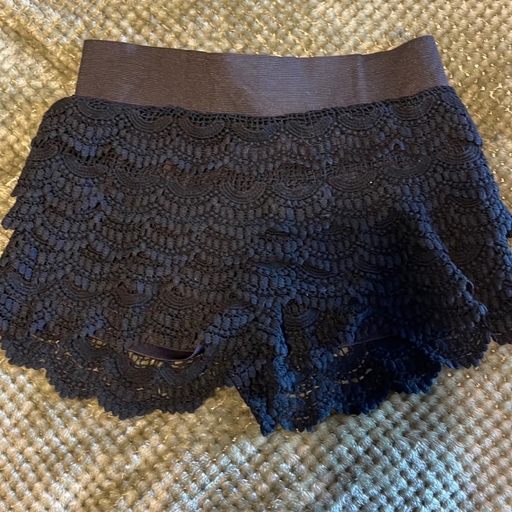SIZE SMALL SHORTS ♠️